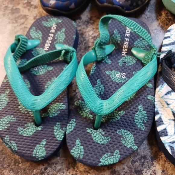 Childrens Summer Beach Water Shoes Flip Flop Bundle lot  Size 6-8 - Picture 6 of 6